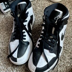 black and white air jordan 1’s